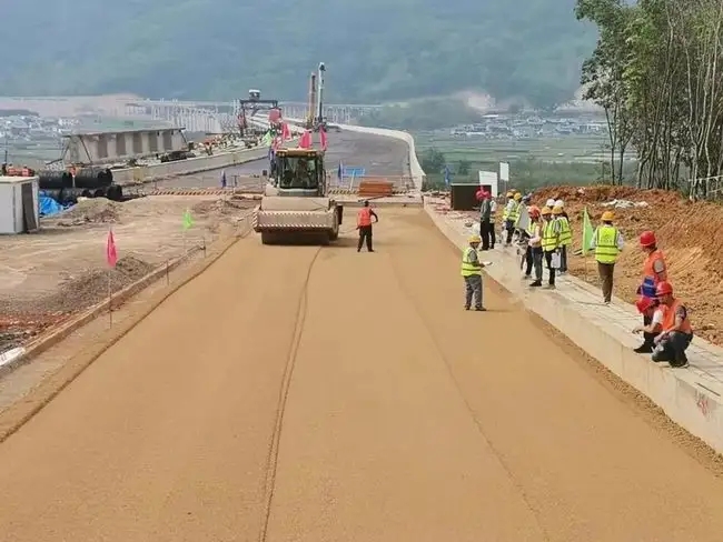 苏尼特右路基工程